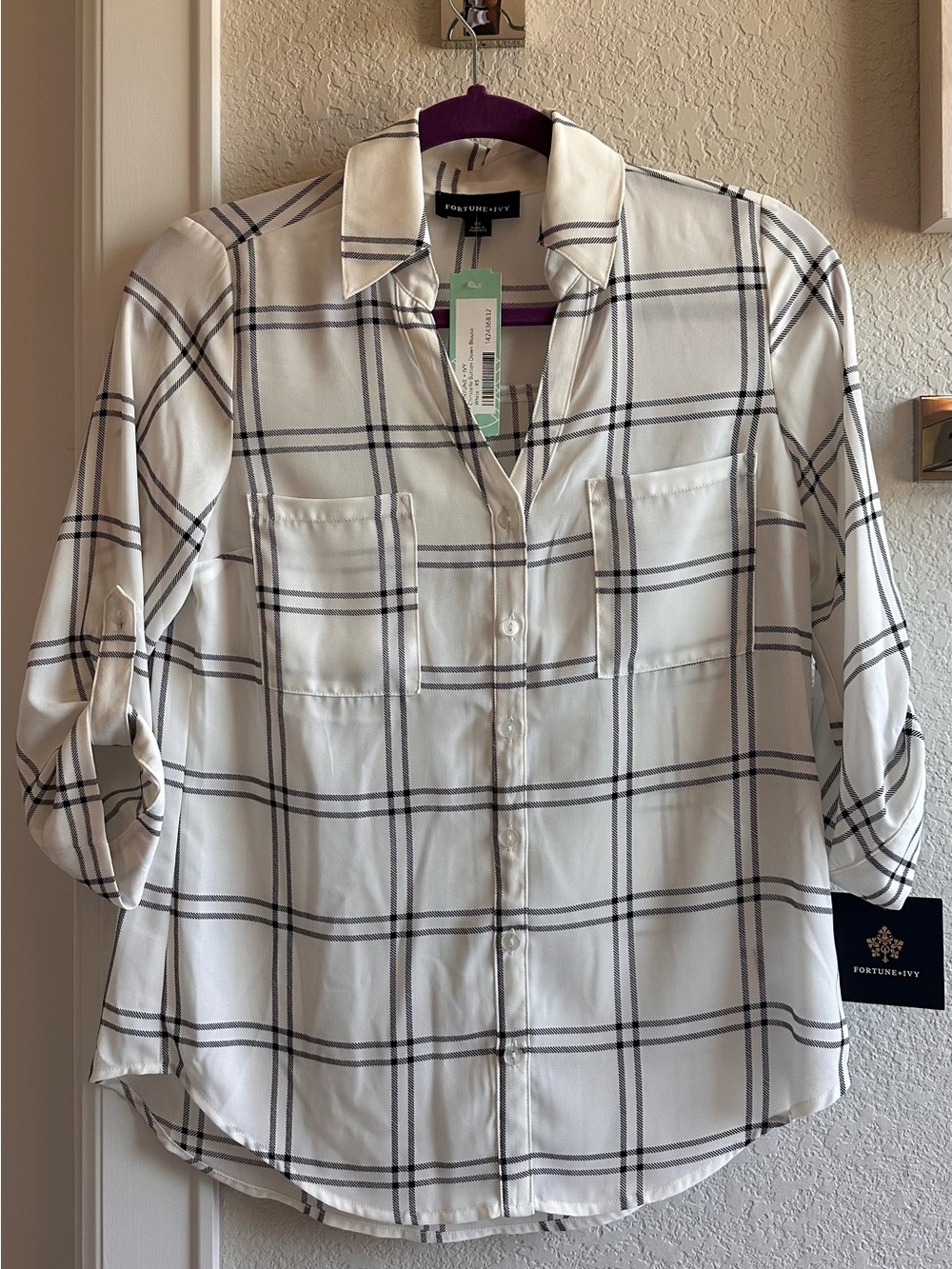 Fortune & Ivy White Plaid Button-Down size:xs